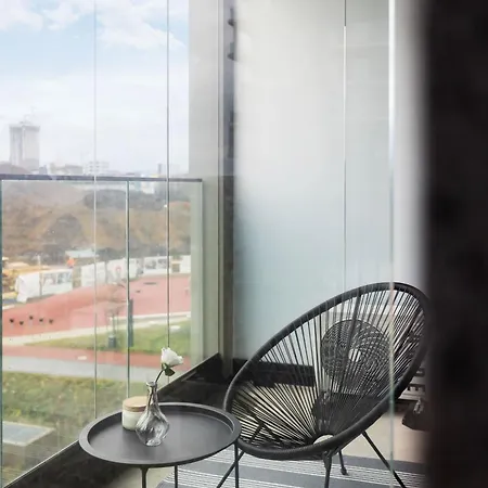 アパート Air-conditioned With Balcony 10 Minutes From Spodek Arena By Renters