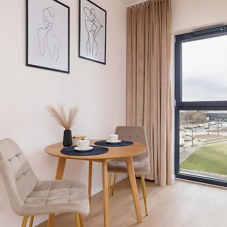 アパート Air-conditioned With Balcony 10 Minutes From Spodek Arena By Renters *